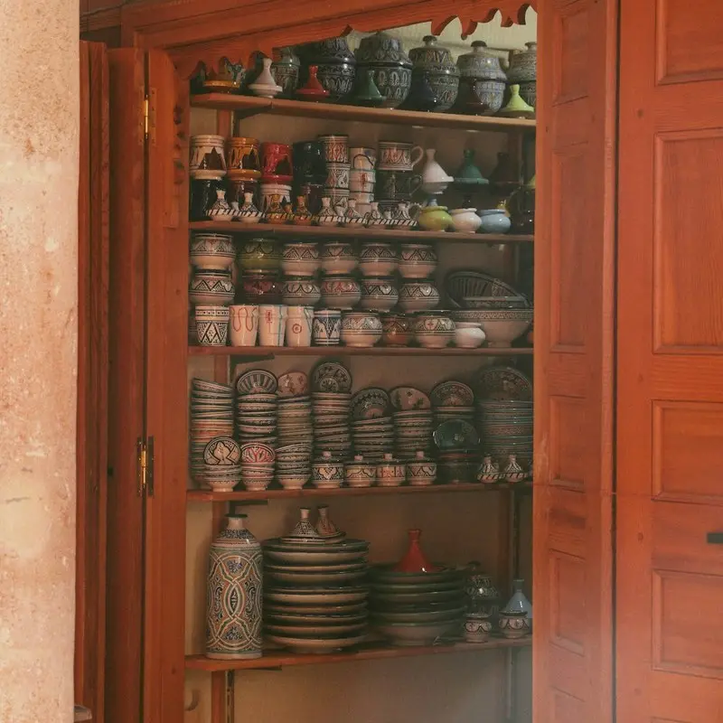 The Ultimate Meal Prep Guide for Busy Households 6 Glass food storage containers neatly organised in a kitchen